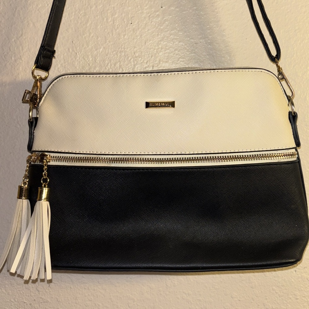 NWOT Elim & Paul navy and cream colored with gold accent Crossbody bag. 12